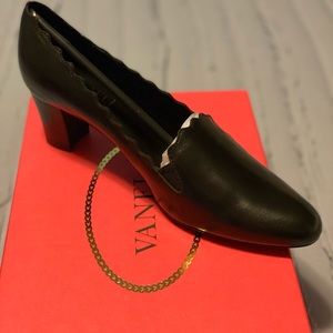 Van Eli Darion Pumps